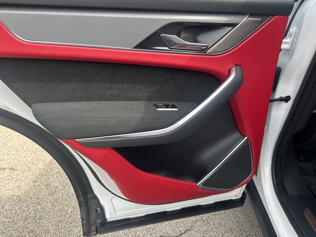 2023 Jaguar F-PACE SVR photo 23