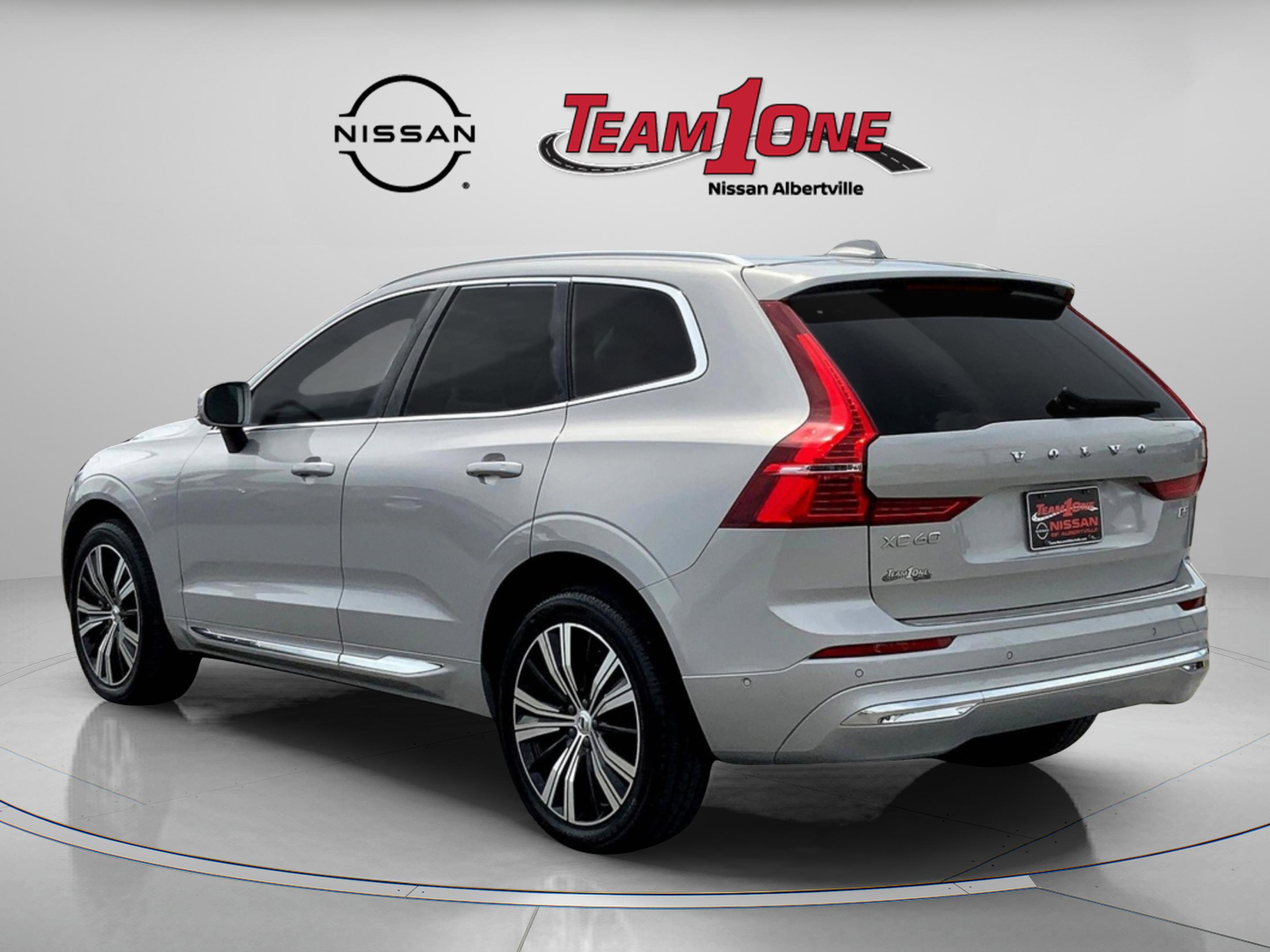2023 Volvo XC60 B5 Plus photo 2