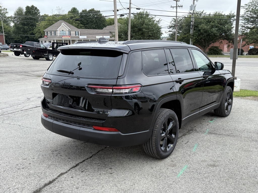 2025 Jeep Grand Cherokee Limited photo 6