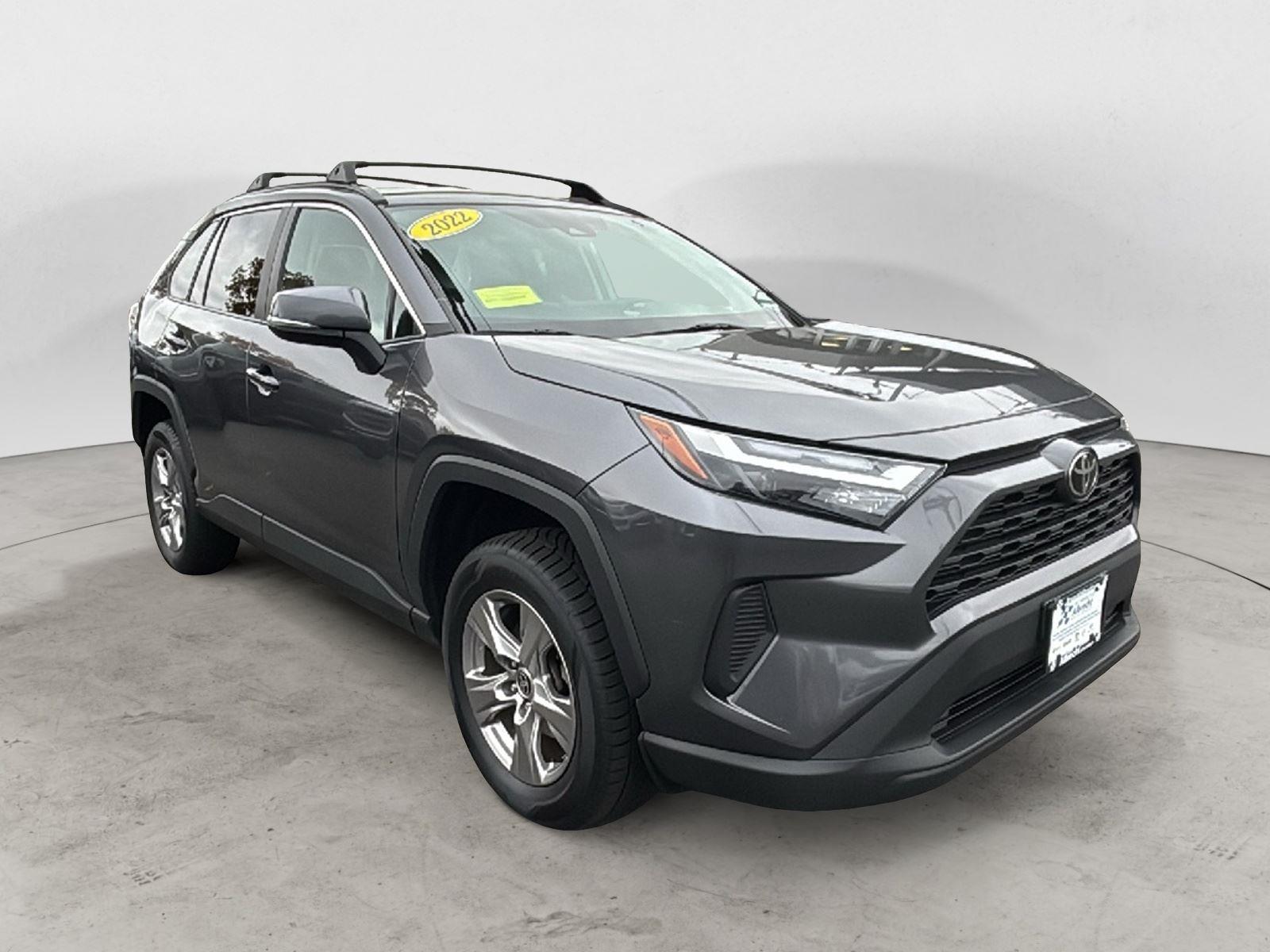 2022 Toyota RAV4 XLE's photo