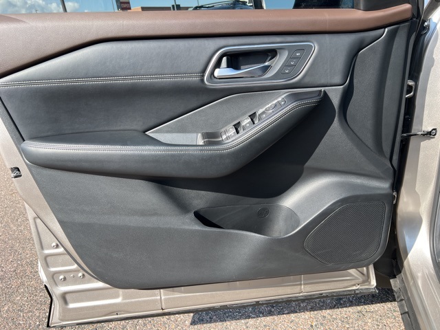 2023 Nissan Rogue Platinum photo 33