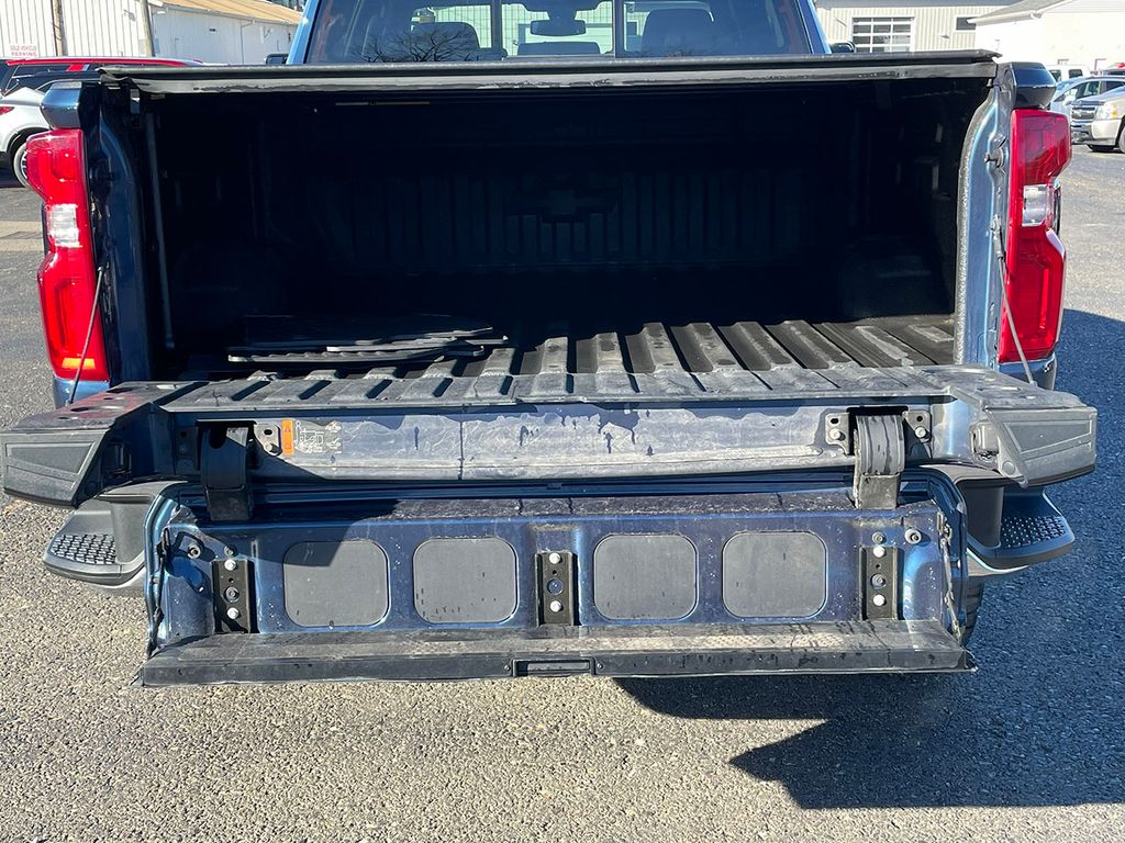 2023 Chevrolet Silverado 2500HD LTZ photo 3