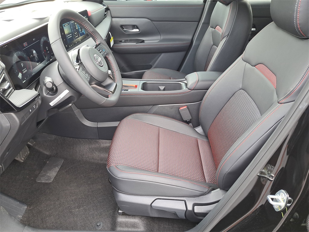2026 Nissan Kicks SR photo 19
