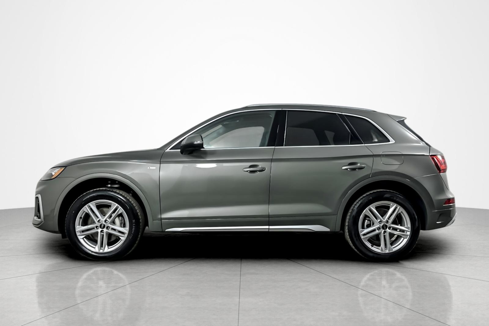 2024 Audi Q5 S line Premium Plus 55 TFSI photo 2
