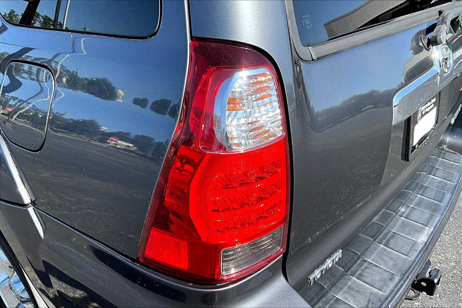 2007 Toyota 4Runner SR5 photo 25