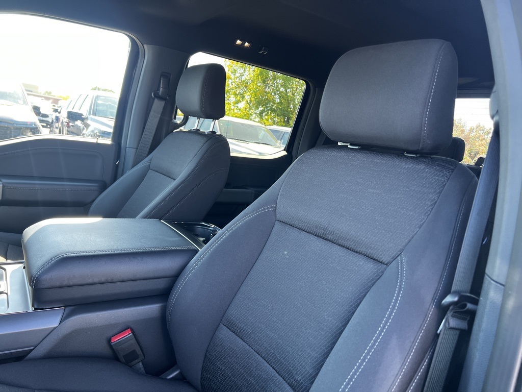 2025 Ford F-150 XLT photo 2
