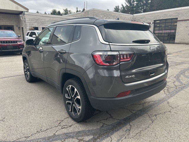 2022 Jeep Compass Limited photo 2