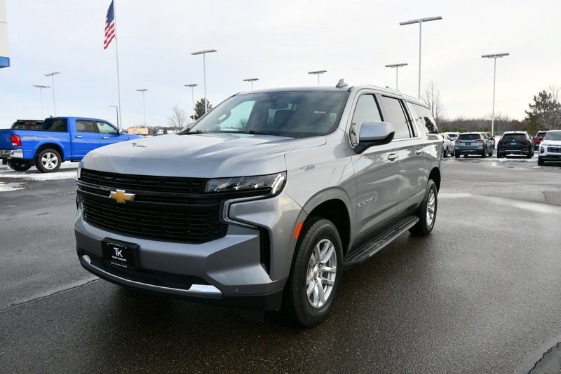 Used 2024 Chevrolet Suburban LT with VIN 1GNSKCKD4RR268411 for sale in North Branch, Minnesota