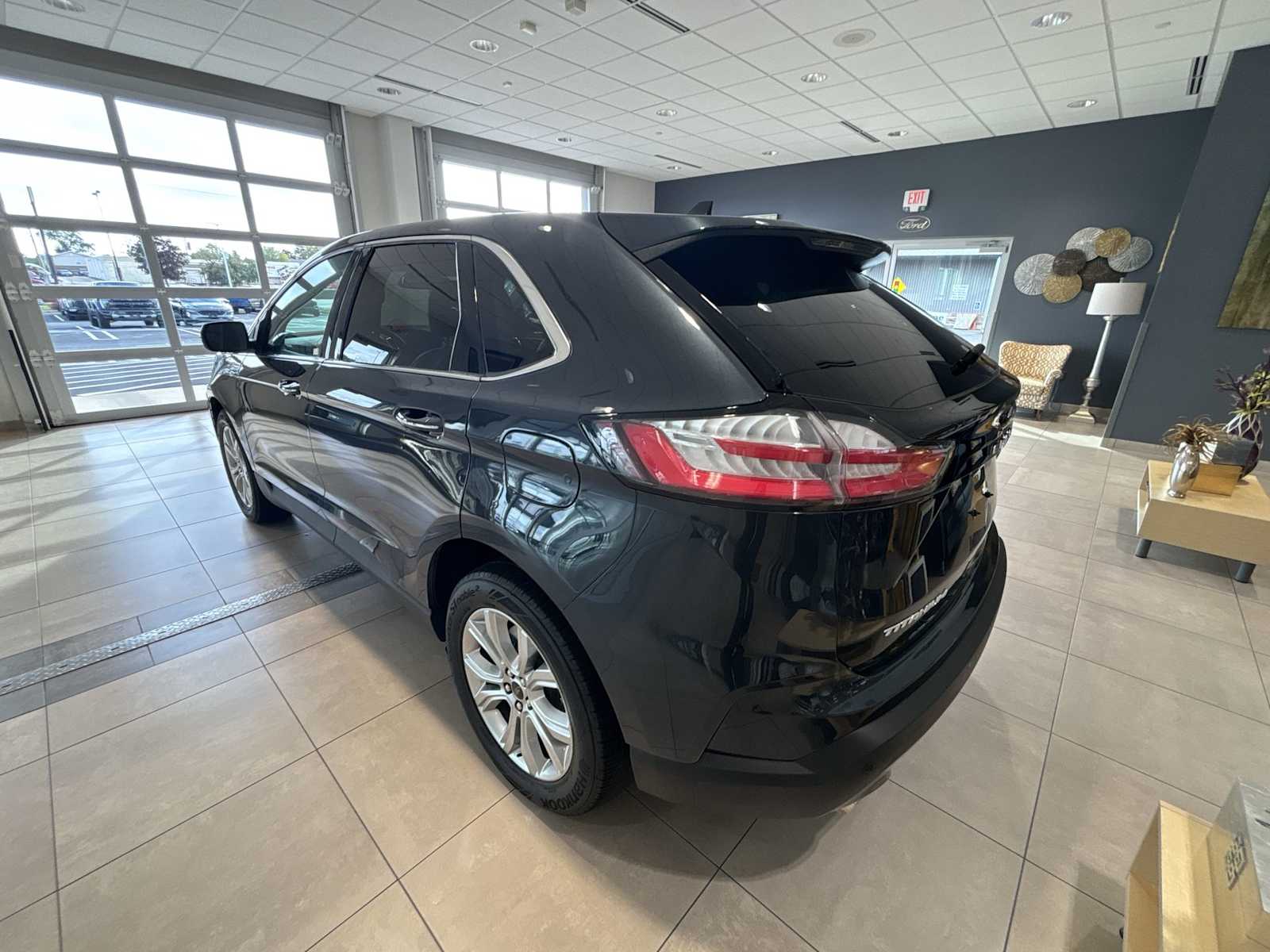 2024 Ford Edge Titanium photo 5