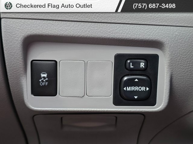 2012 Toyota Corolla LE photo 10