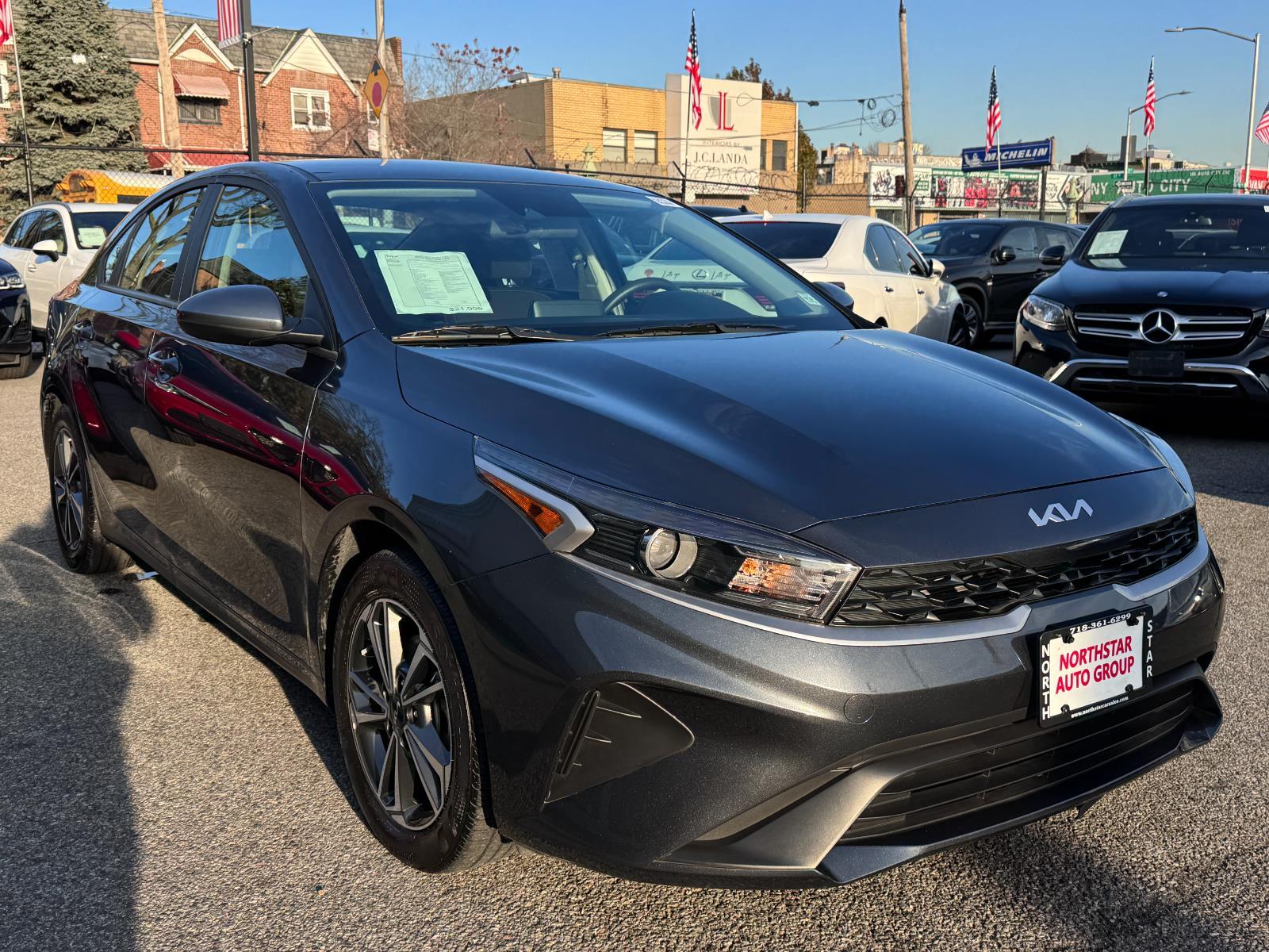 2023 Kia Forte LXS photo 3