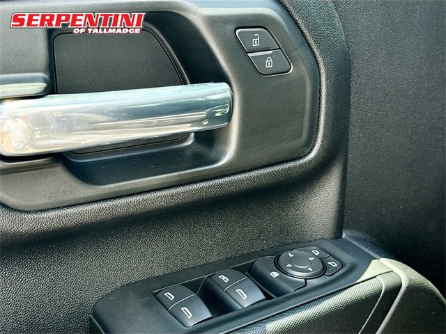 2025 Chevrolet Silverado 2500HD Custom photo 15