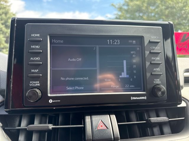 2022 Toyota RAV4 XLE photo 21