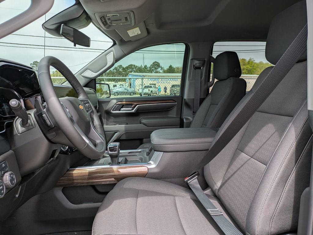 2025 Chevrolet Silverado 1500 LT photo 12