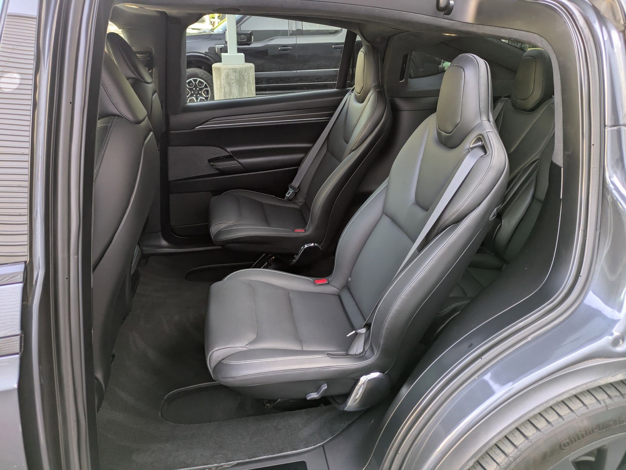 2022 Tesla Model X Plaid photo 21