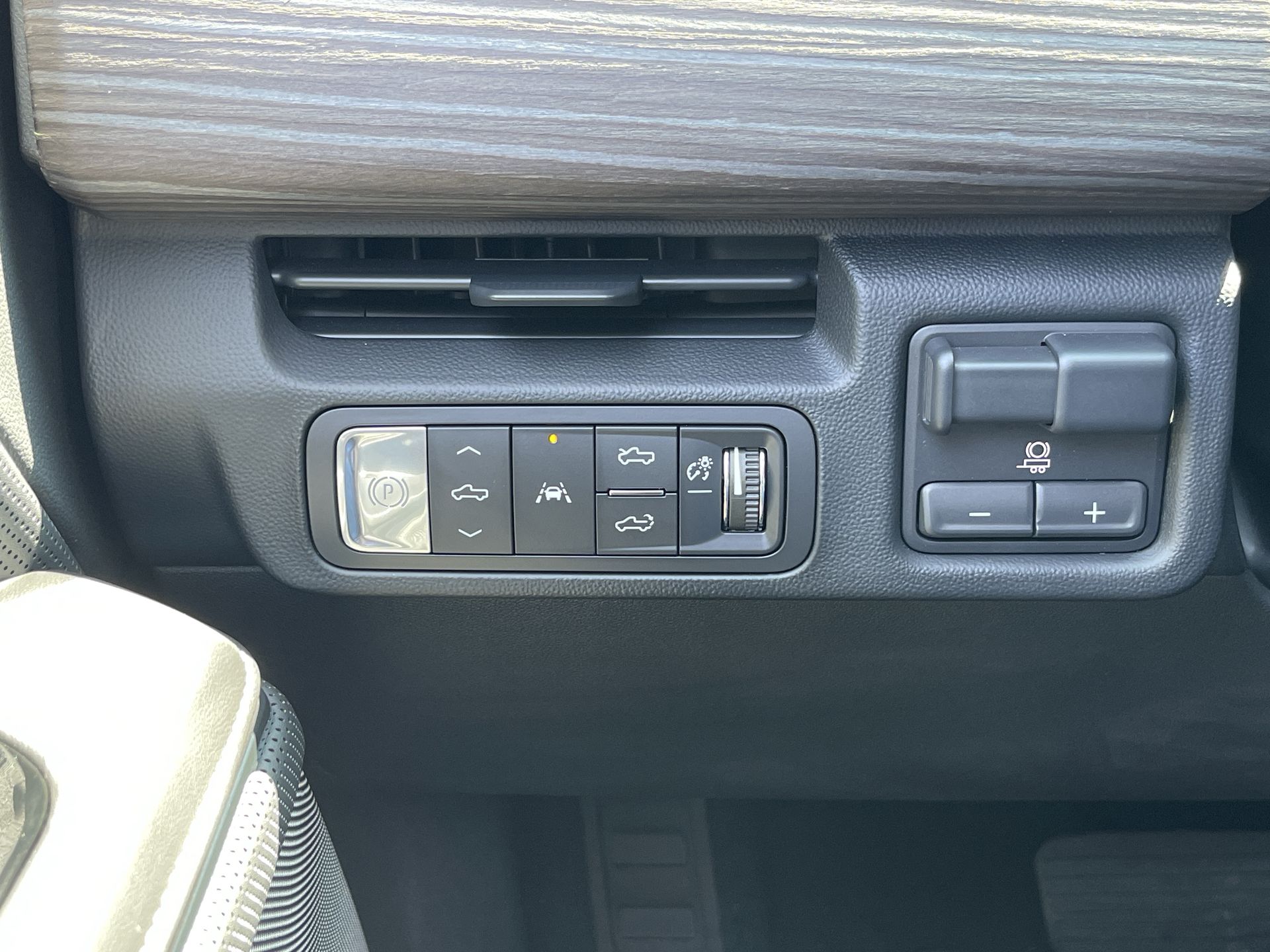 2025 Gmc Sierra Denali photo 17