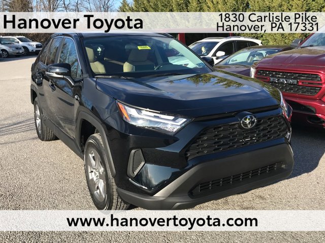 2025 Toyota RAV4 XLE's photo