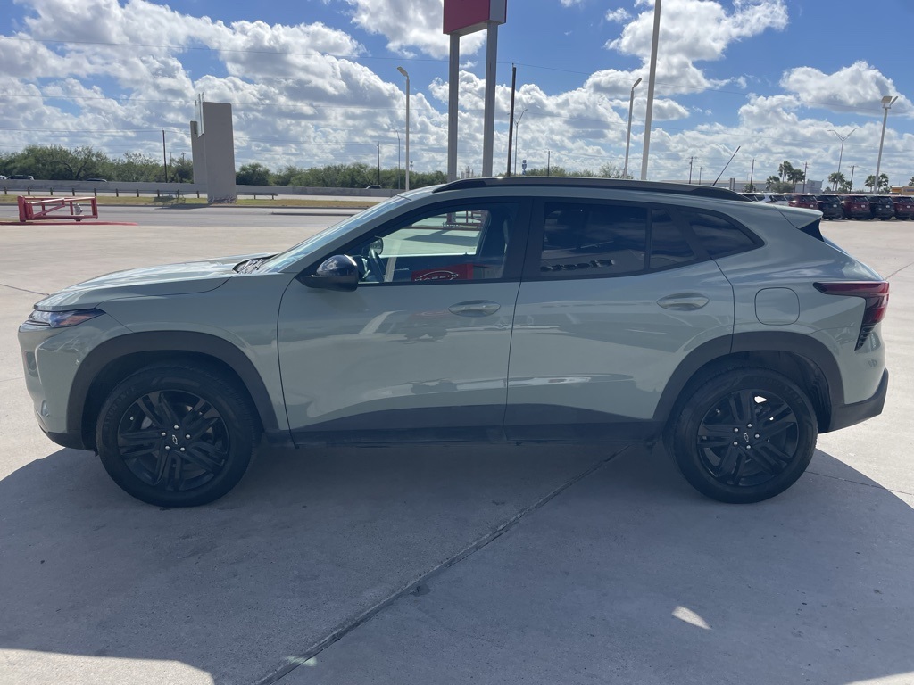 2025 Chevrolet Trax ACTIV photo 2