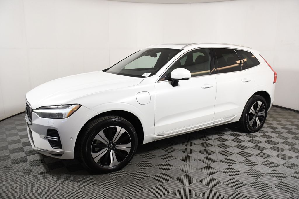 Used 2023 Volvo XC60 Plus with VIN YV4H60DN2P1266693 for sale in Richfield, Minnesota