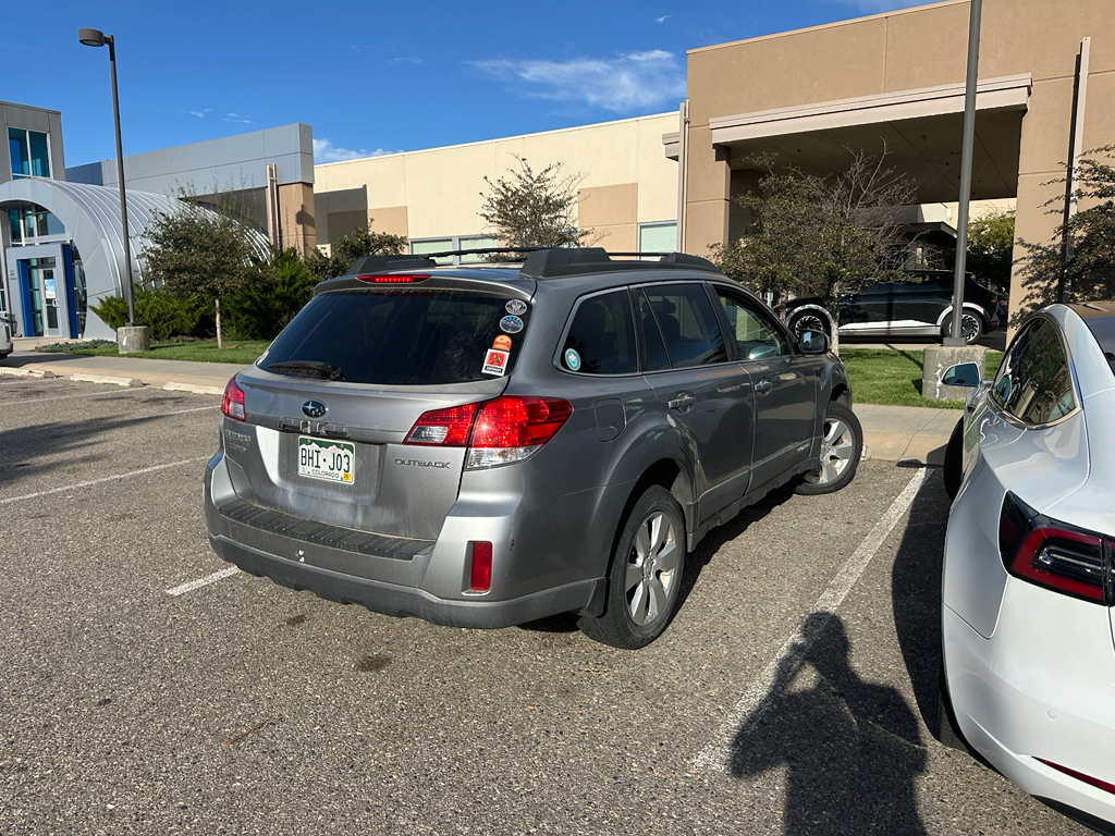 2010 Subaru Outback Premium photo 5
