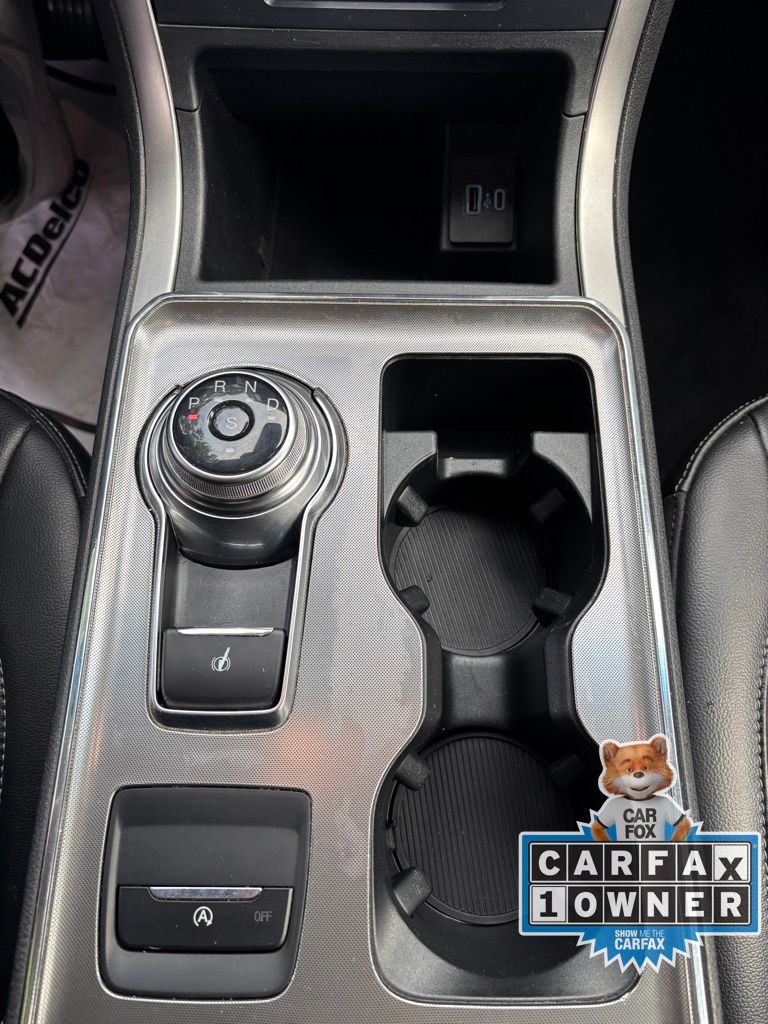 2022 Ford Edge SEL photo 17