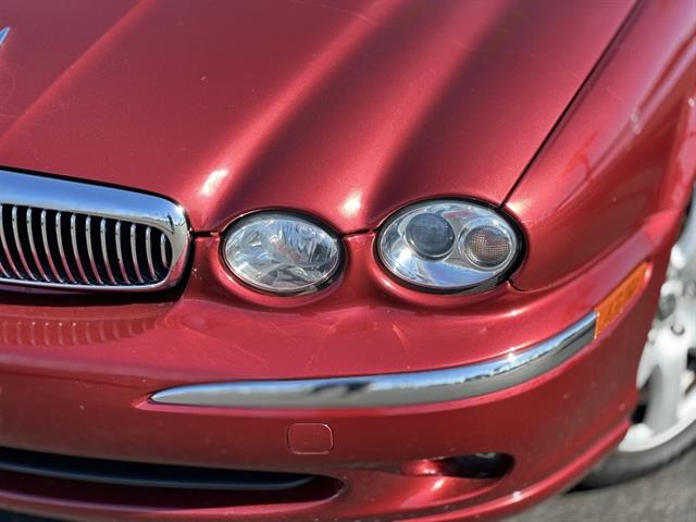 2005 Jaguar X-Type photo 2
