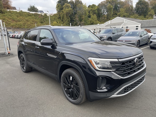 2026 Volkswagen Atlas Cross Sport SE Technology photo 3