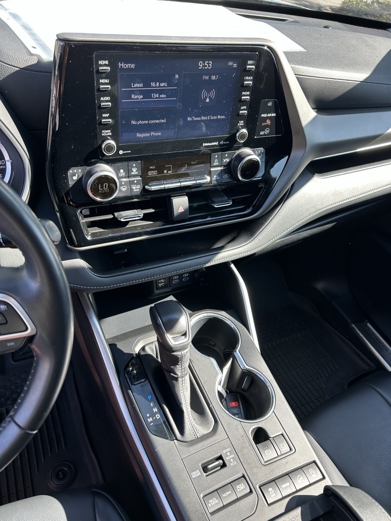 2022 Toyota Highlander XLE photo 18