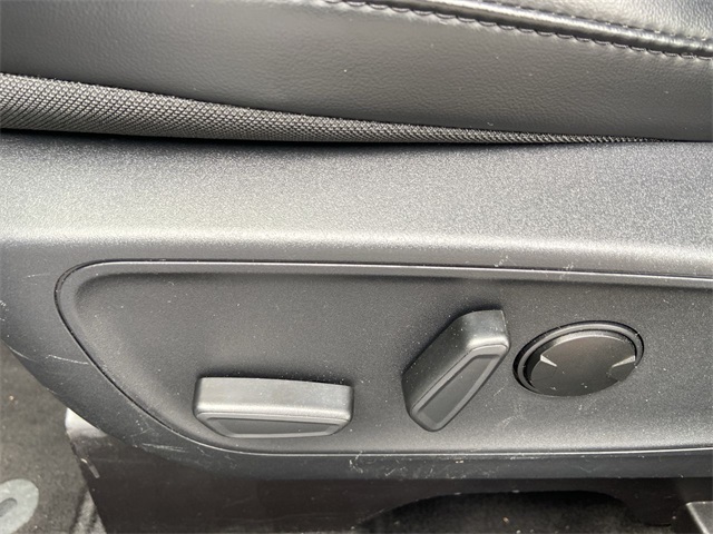 2025 Ford Escape ST-Line photo 4