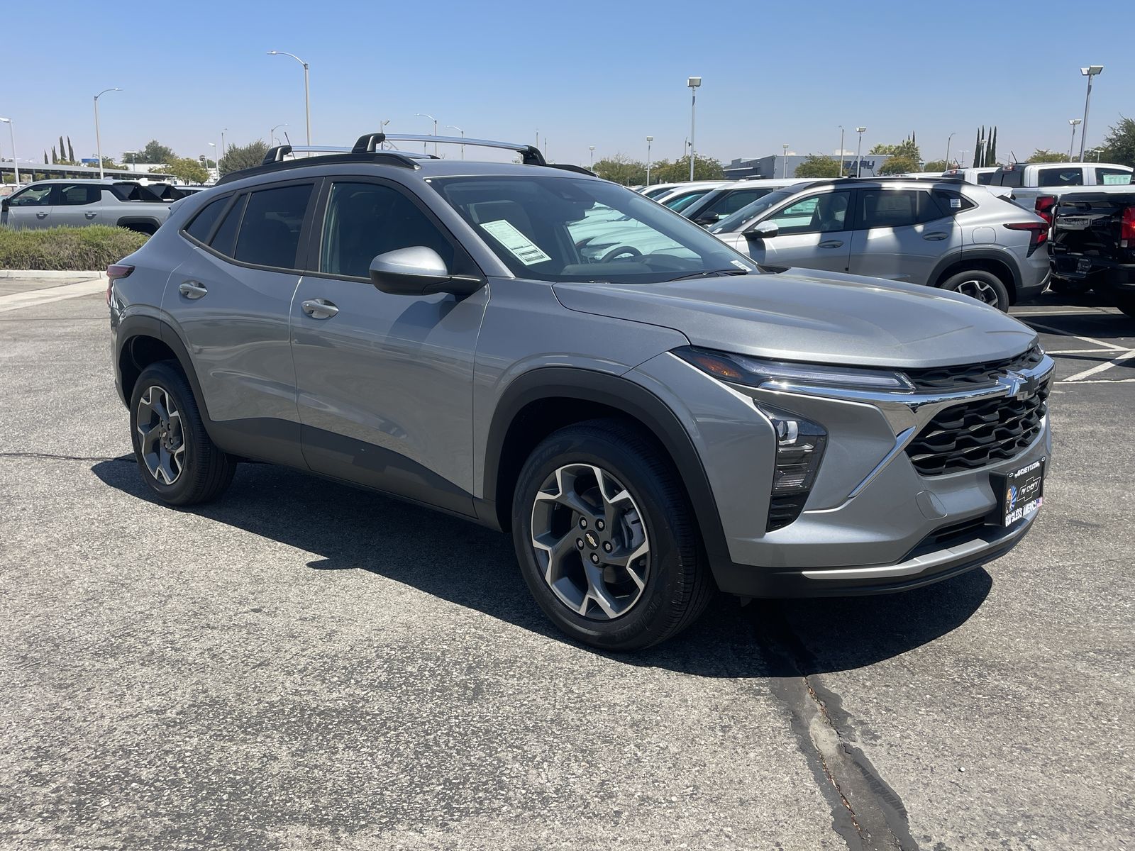 2025 Chevrolet Trax LT photo 8