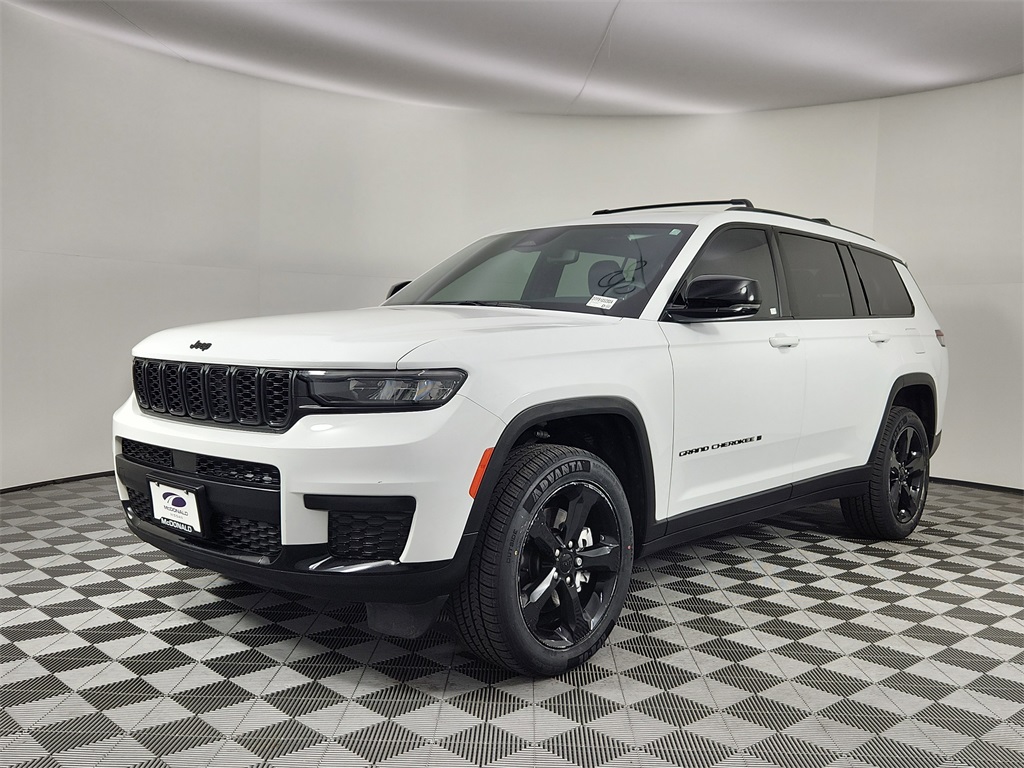 2023 Jeep Grand Cherokee L Altitude's photo