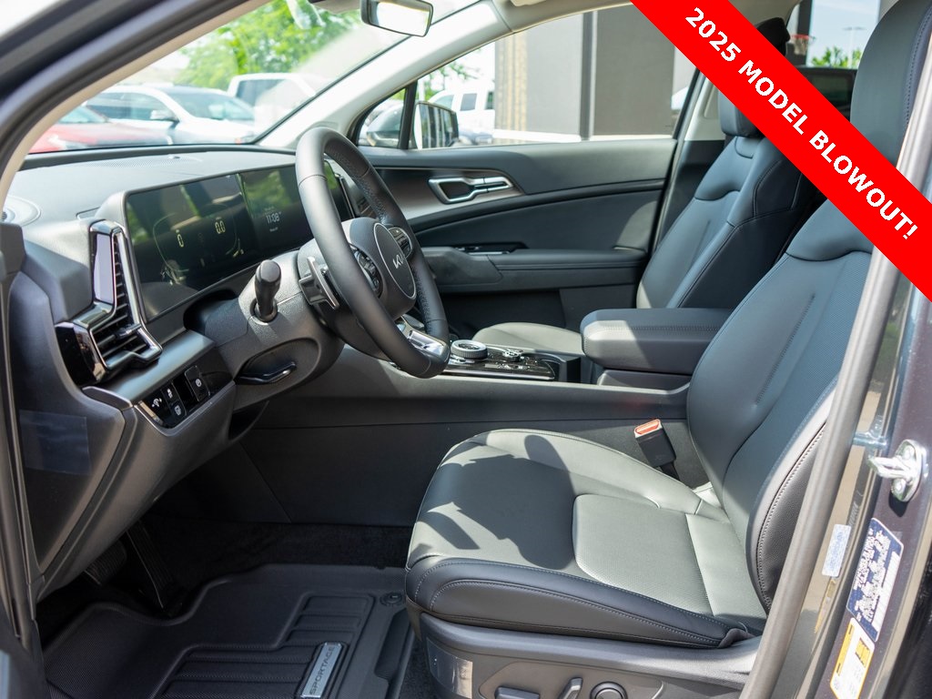 2025 Kia Sportage EX photo 11