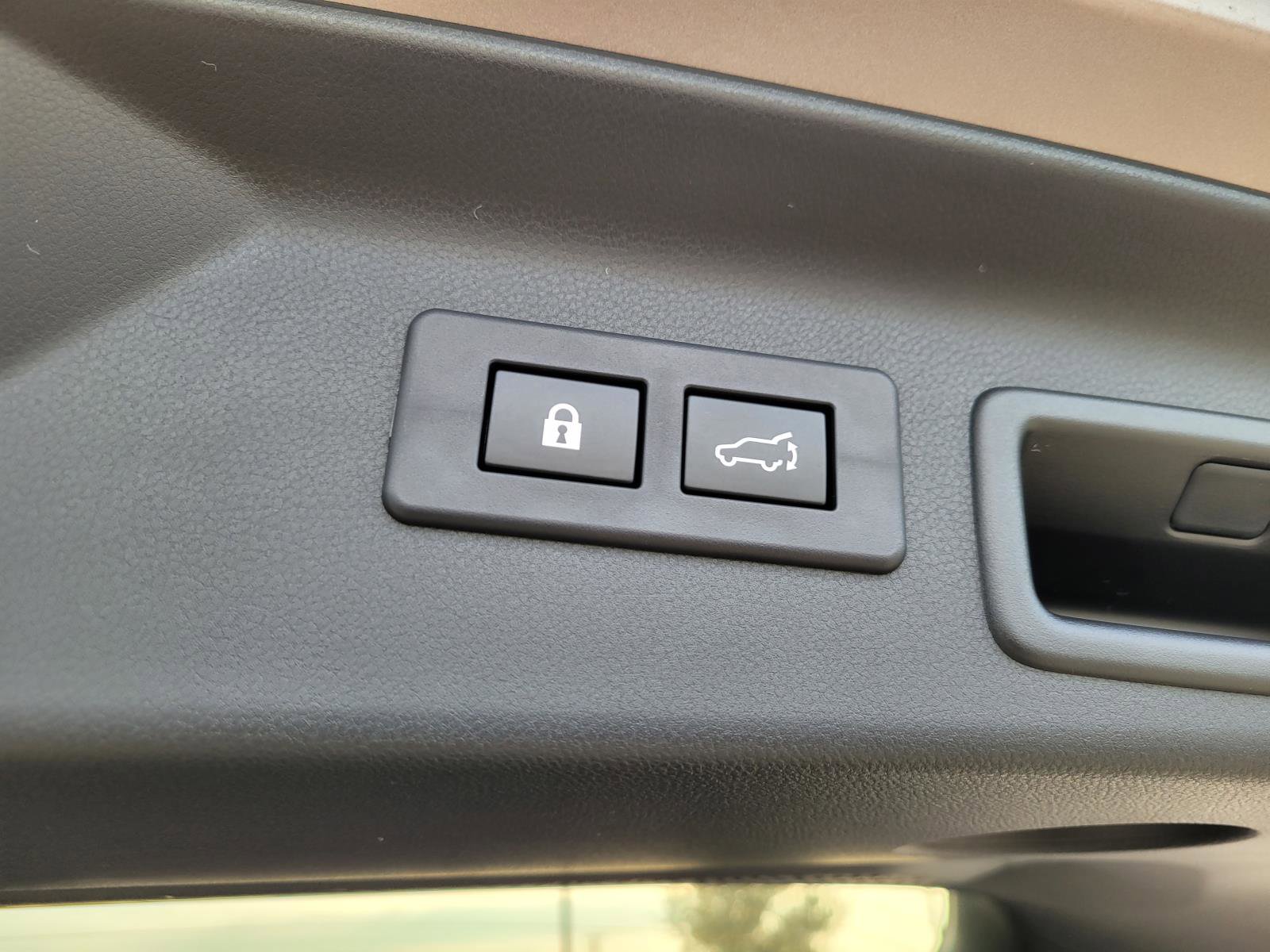 2025 Subaru Forester Touring photo 19