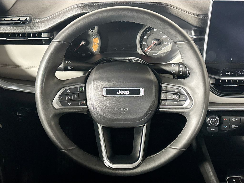 2023 Jeep Compass Limited photo 8