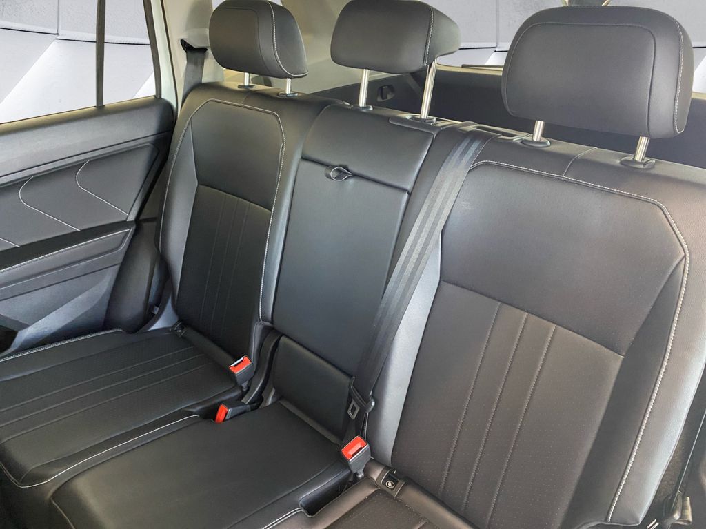 2024 Volkswagen Tiguan SE photo 18
