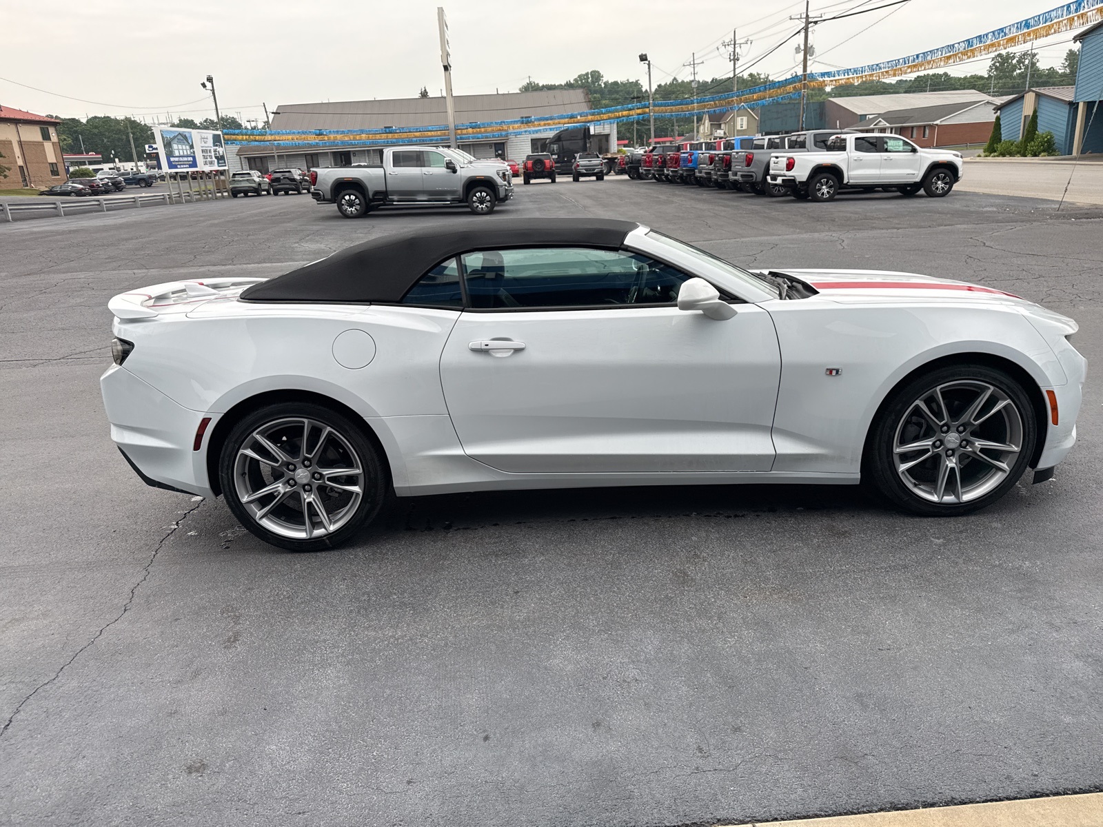 2024 Chevrolet Camaro 1LT photo 11