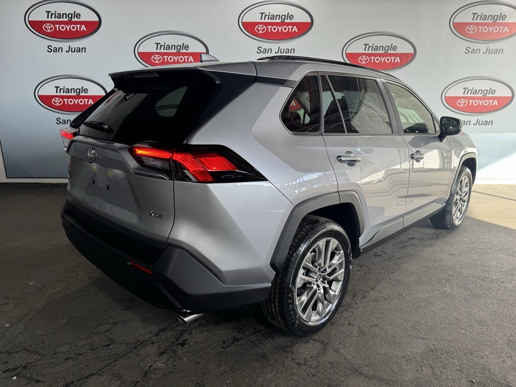 2025 Toyota RAV4 XLE Premium photo 4