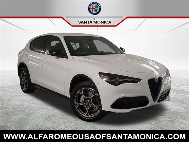 2025 Alfa Romeo Stelvio Base