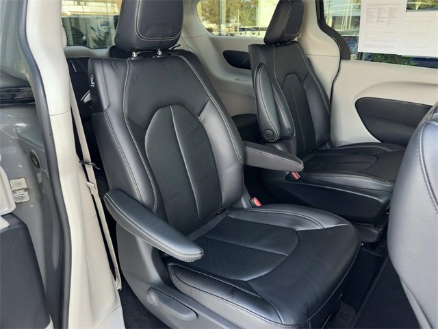 2022 Chrysler Pacifica Hybrid Touring L photo 51