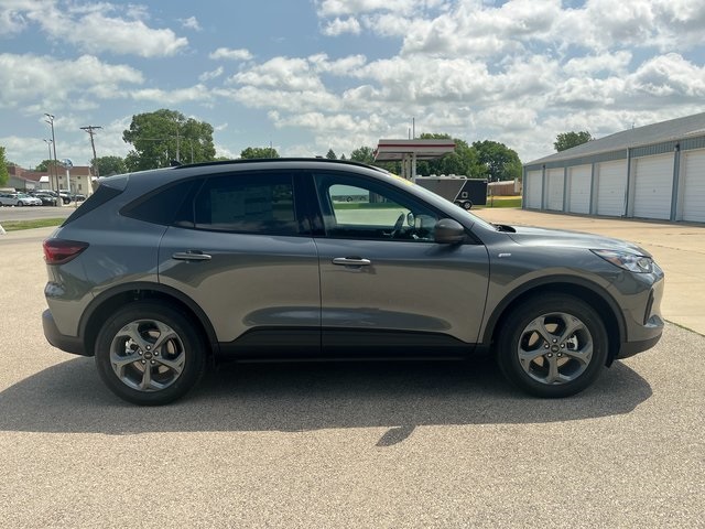 2025 Ford Escape ST-Line photo 3