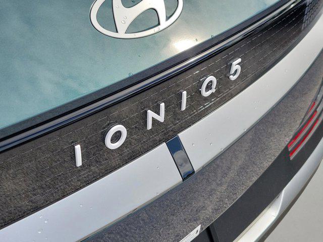 2025 Hyundai Ioniq 5 SEL photo 5