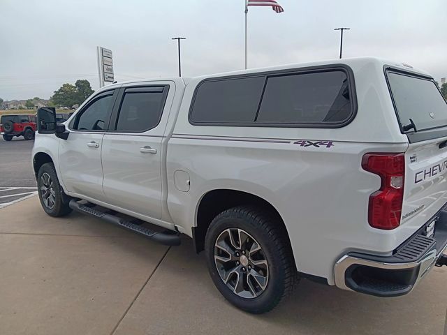 2023 Chevrolet Silverado LT photo 2