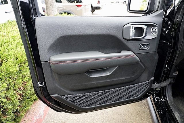 New 2025 Black Clear-Coat Exterior Paint Jeep Rubicon image 28