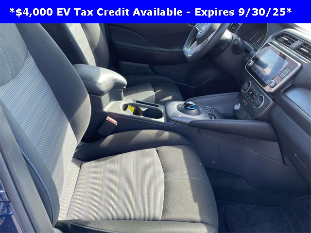 2023 Nissan Leaf S photo 16