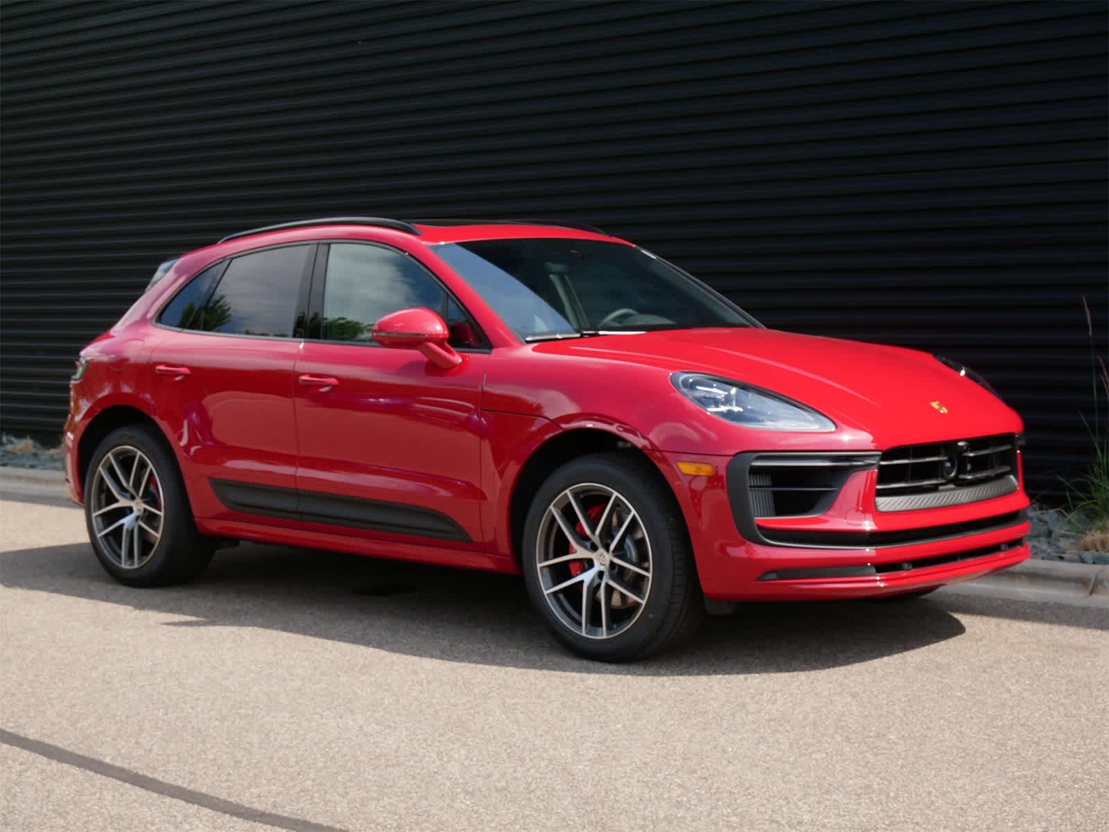 2025 Porsche Macan S photo 23