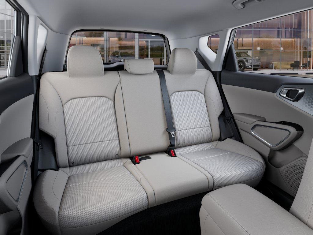 2025 Kia Soul LX photo 16
