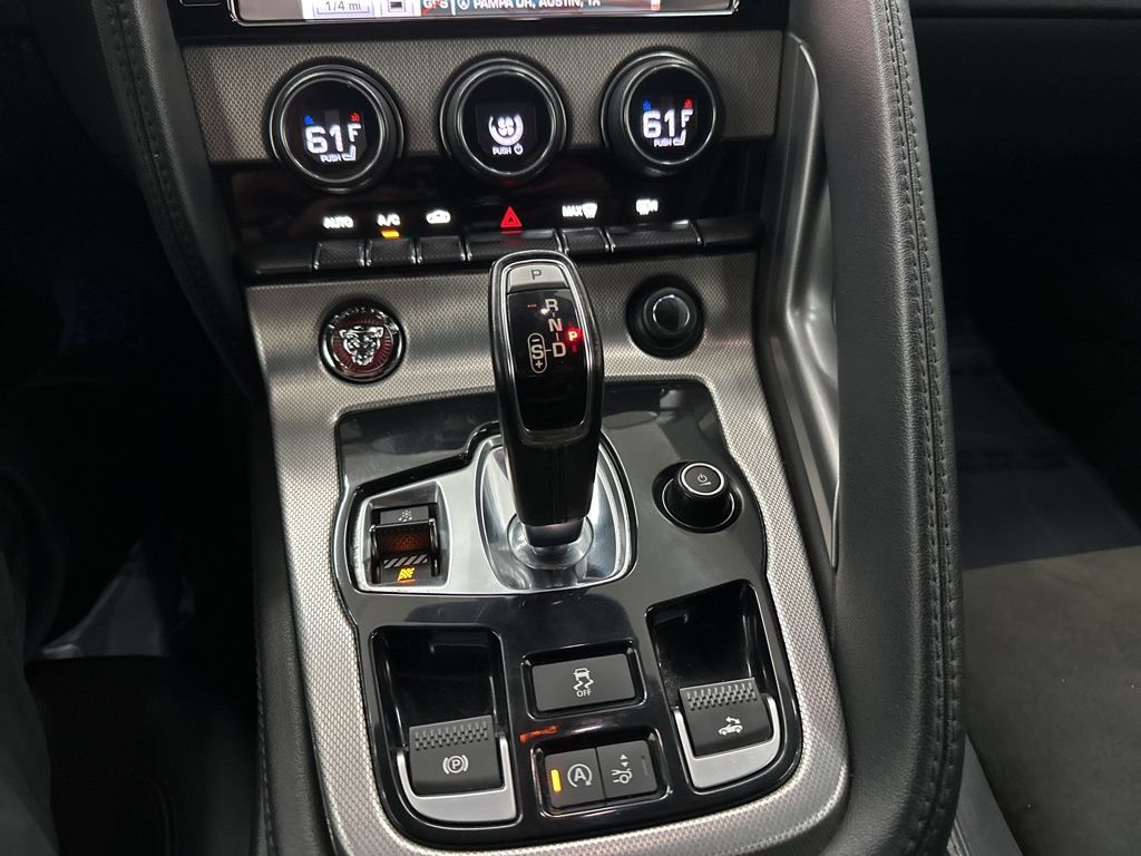 2017 Jaguar F-TYPE Premium photo 14
