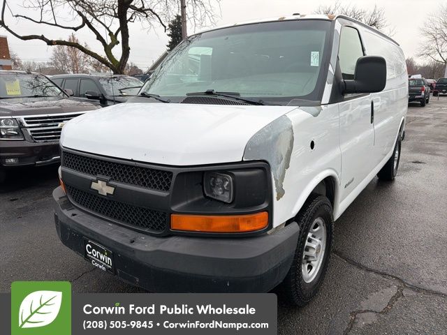 2003 Chevrolet Express Base's photo
