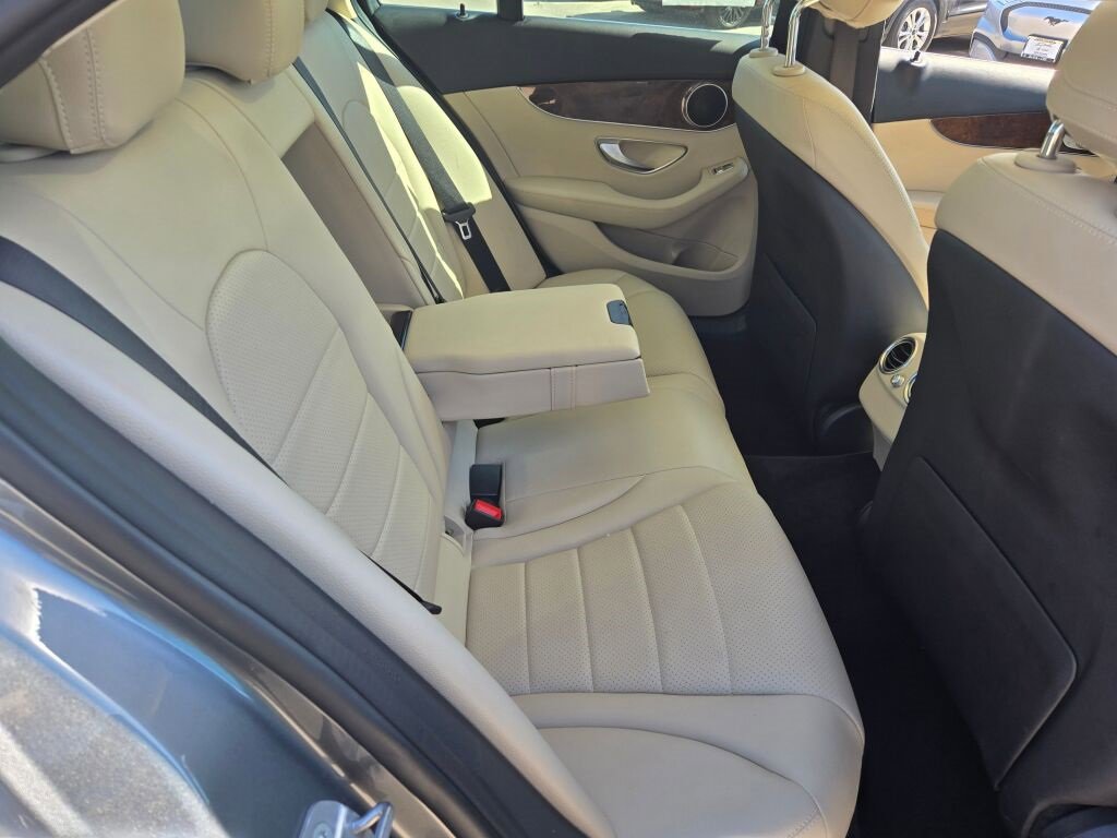 2017 Mercedes Benz C 300 4MATIC Sedan photo 7