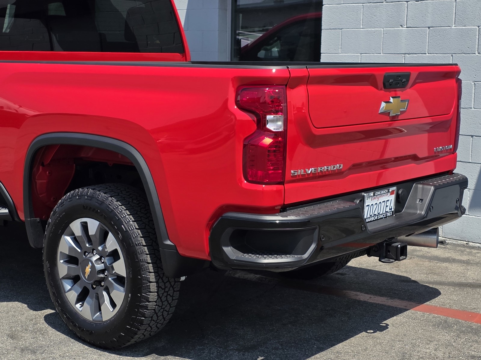 2025 Chevrolet Silverado 2500HD Custom photo 13